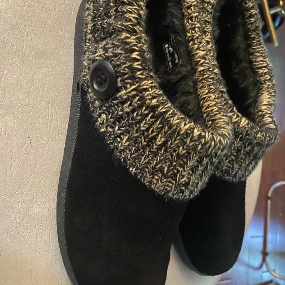 (EUC) Clarks Black Buckskin and Grey Knit Cuff Footwear size 9 - Picture 2 of 8